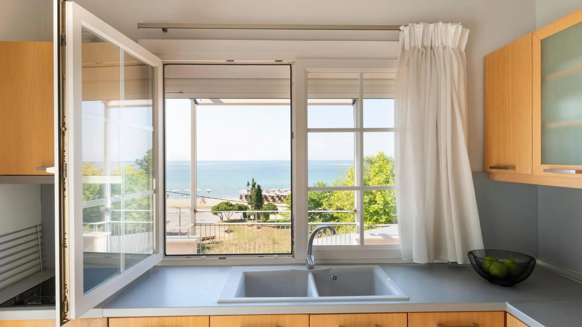 Ammos Seafront Family Apartments Néa Plája